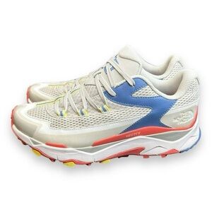 The North face Women’s VECTIV Taraval Shoes Size 7.5
